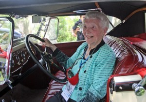 102 tuổi vẫn "ung dung" lái xế cổ ảnh 5
