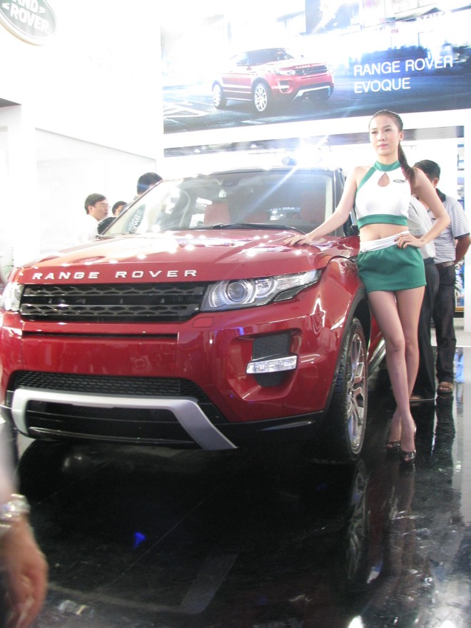 Choáng ngợp với xe và "chân dài" tại Vietnam Motor Show 2012 ảnh 22