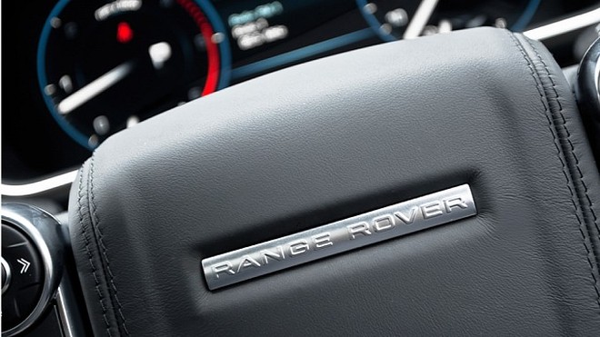Range Rover “độ” cực hầm hố với tông đen mạnh mẽ ảnh 3
