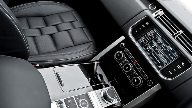 Range Rover “độ” cực hầm hố với tông đen mạnh mẽ ảnh 1