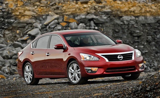 Nissan Altima 2014 có giá từ 22.650 USD ảnh 1