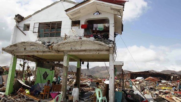 Anh, Nga điều máy bay và tàu quân sự tới hỗ trợ Philippines ảnh 2