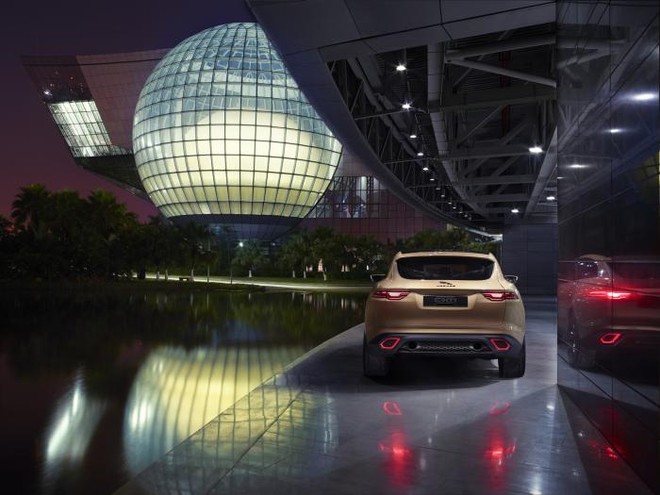 Mê mẩn với phiên bản nâng cấp của Jaguar C-X17 ảnh 2