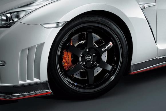 Nissan bán GT-R Nismo 2015 với giá sốc ảnh 3