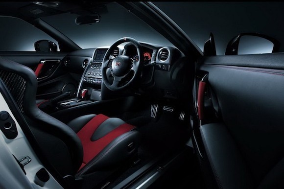 Nissan bán GT-R Nismo 2015 với giá sốc ảnh 2