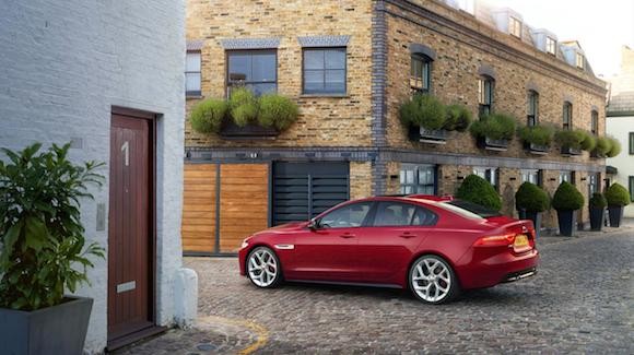Jaguar XE: Thiết kế sang trọng, công nghệ đỉnh cao ảnh 4