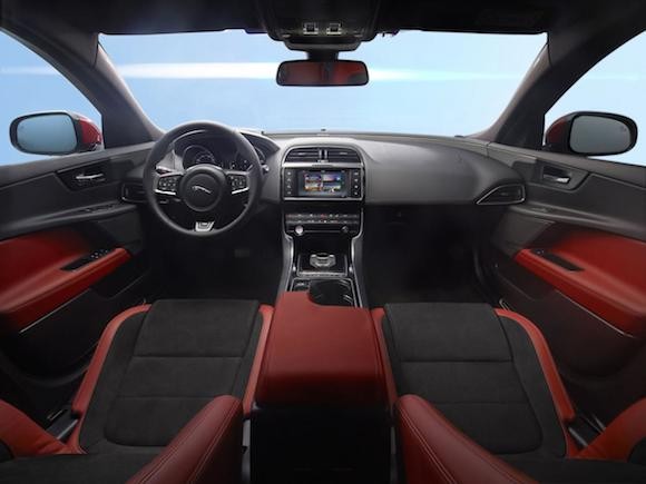 Jaguar XE: Thiết kế sang trọng, công nghệ đỉnh cao ảnh 13