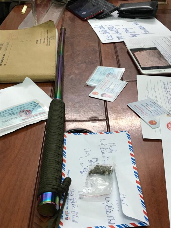 Cảnh sát cơ động bắt giữ nhóm đối tượng tàng trữ trái phép ma túy và công cụ hỗ trợ ảnh 2