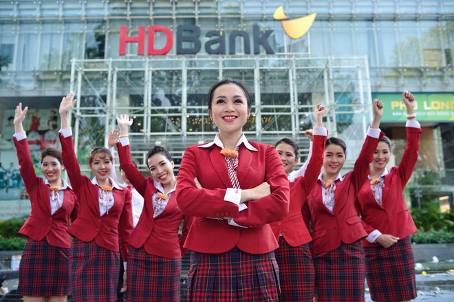 Tiếp tục “phủ sóng” trên cả nước, HDBank mở mới 18 điểm giao dịch và tuyển dụng 250 ứng viên ảnh 1