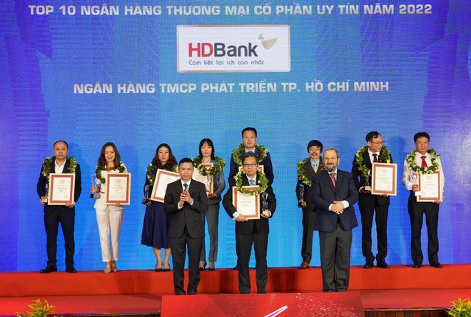 HDBank liên tiếp vào Top đầu ngân hàng TMCP uy tín ảnh 2
