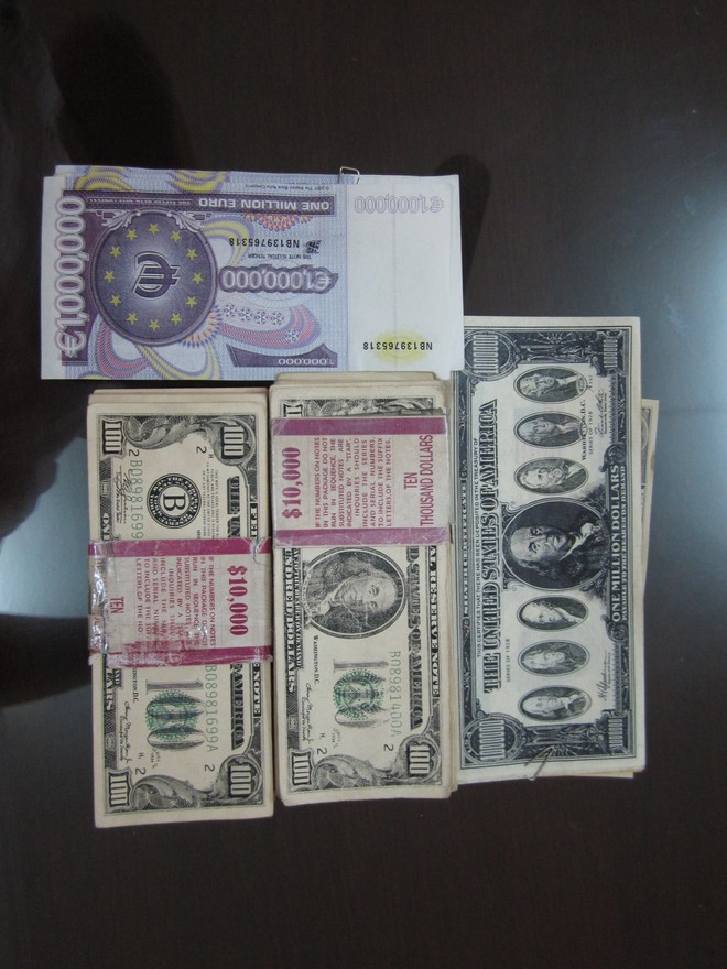 Rao bán 20.000 USD giả ảnh 1