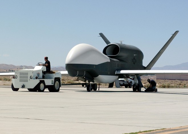 Hàn Quốc chi 1,2 tỷ USD mua UAV chiến lược Global Hawk ảnh 1