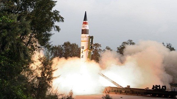 Ấn Độ vừa phóng tên lửa đạn đạo liên lục địa Agni-V ảnh 1