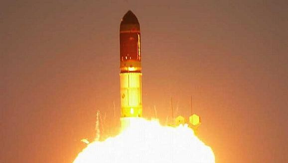Tên lửa Nga phá kỷ lục của Mỹ, mang 32 vệ tinh vào quỹ đạo ảnh 1
