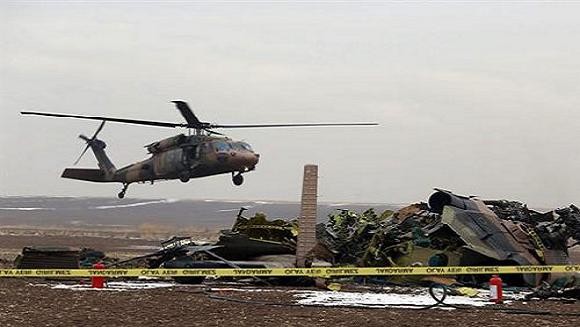 Trực thăng Black Hawk Thổ Nhĩ Kỳ vướng dây diện cao thế, 4 người tử vong ảnh 1