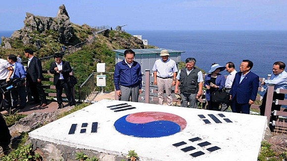 Hàn Quốc và Nhật Bản tranh chấp đảo Dokdo trên.. YouTube ảnh 1