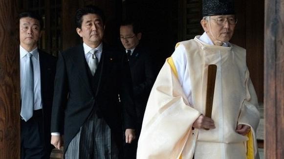 Quan hệ Mỹ-Nhật không thể sứt mẻ vì chuyến thăm đền Yasukuni ảnh 1