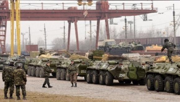 Kiev không đủ khả năng can thiệp quân sự vào Crimea ảnh 2