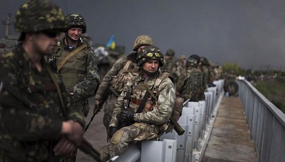 10 lính Ukraine bị bắn chết do phản chiến, Donbass lập đơn vị nữ dân quân ảnh 1