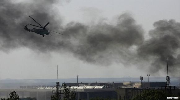 33 người Nga thiệt mạng trong vụ không kích ở sân bay Donetsk ảnh 1