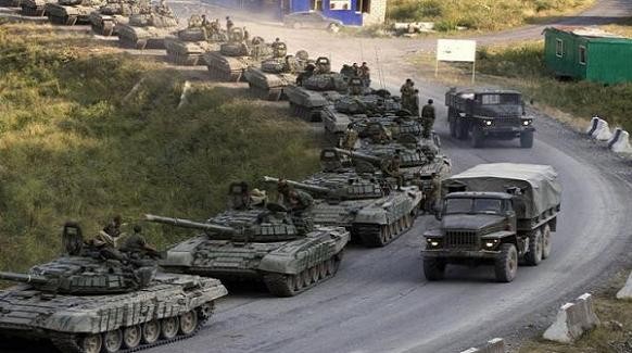 Ukraine: 100 xe bọc thép hạng nặng Nga đang tiến vào miền đông ảnh 1