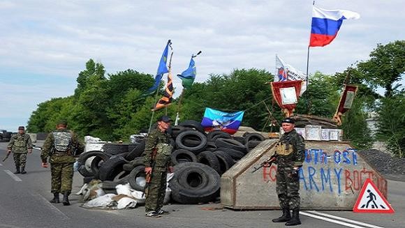 Lugansk và Donetsk tuyên bố sẽ sử dụng đồng rúp và giành độc lập đến cùng ảnh 1