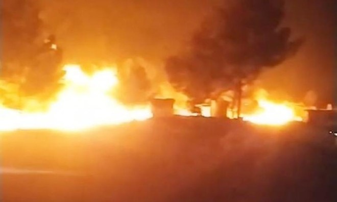 Nga dội bom phá hủy đoàn xe chở dầu lậu đang đi từ Syria đến Thổ Nhĩ Kỳ ảnh 1