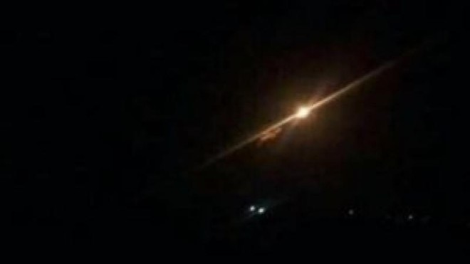 Israel tiếp tục tấn công tên lửa vào Syria ảnh 1