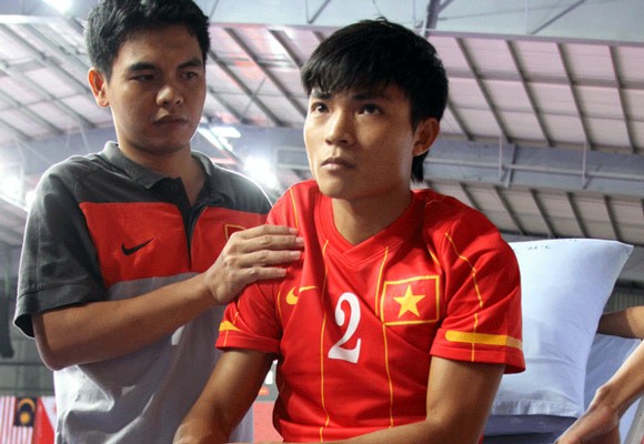Tuyển thủ Futsal VN lệch khớp vai trong trận đại thắng Phillippines ảnh 2