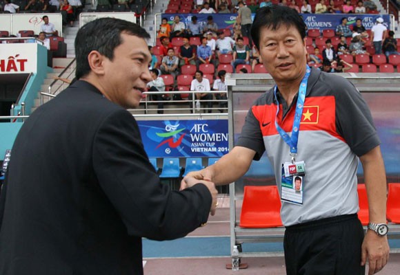 Tuyển nữ mất vé dự World Cup, HLV Trần Vân Phát khó lòng tại vị ảnh 1