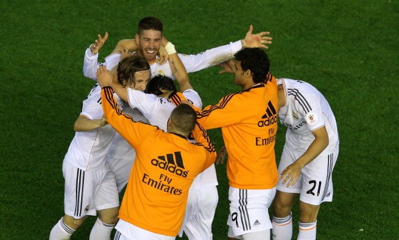 Chùm ảnh: Real Madrid mở đại tiệc đón Cúp Nhà Vua ảnh 1