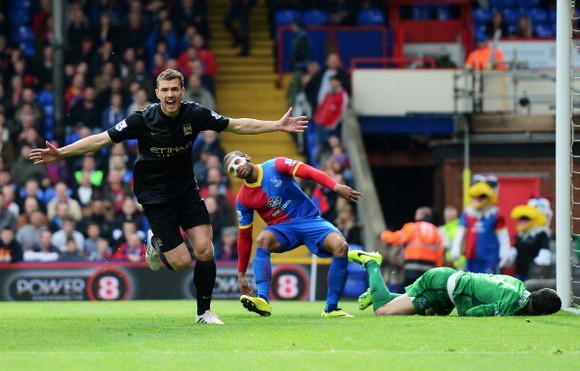 Thắng nhẹ nhàng, Man City giành lại cơ hội vô địch ảnh 1