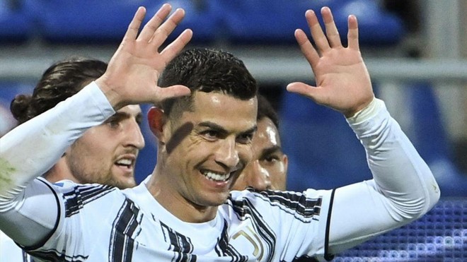 Lập hattrick, Ronaldo xô đổ kỷ lục của "Vua bóng đá" Pele ảnh 1