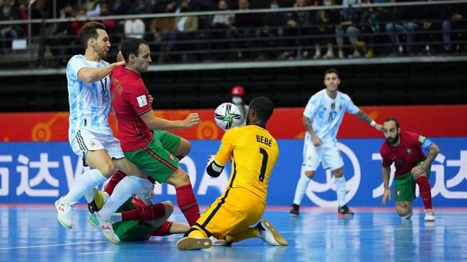 Hạ Argentina, đội bóng quê hương Ronaldo vô địch Futsal World Cup ảnh 1