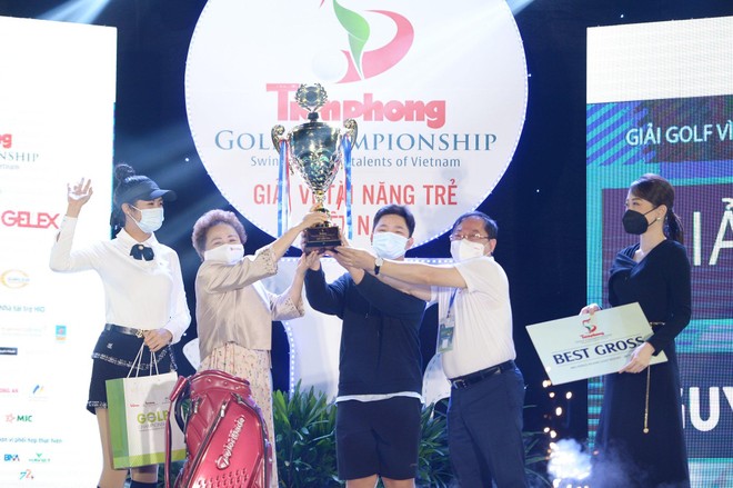 Golfer 14 tuổi vô địch Tiền Phong Golf Championship 2021 ảnh 1