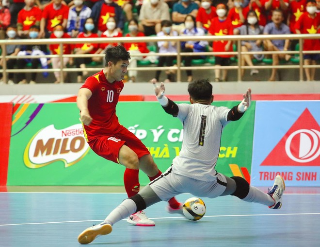 Vùi dập Malaysia 7-1, futsal Việt Nam tiến gần hơn tấm HCV SEA Games 31 ảnh 1