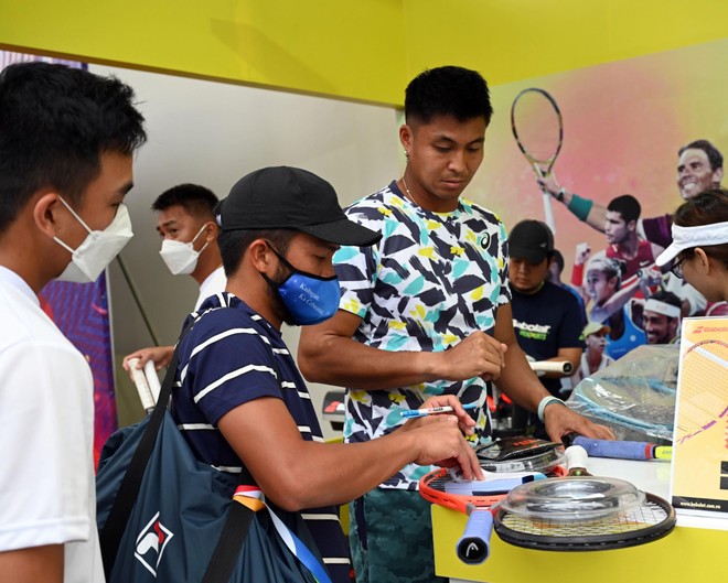 Tuyển quần vợt Việt Nam được căng dây miễn phí tại SEA Games 31 ảnh 2