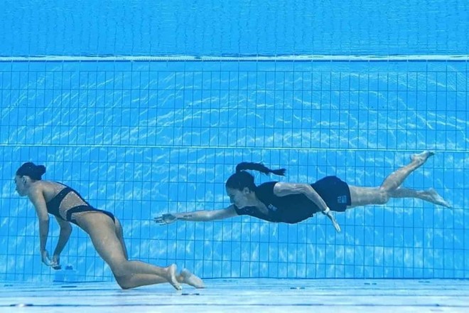 Nữ VĐV suýt chết đuối ở giải vô địch bơi thế giới ảnh 1
