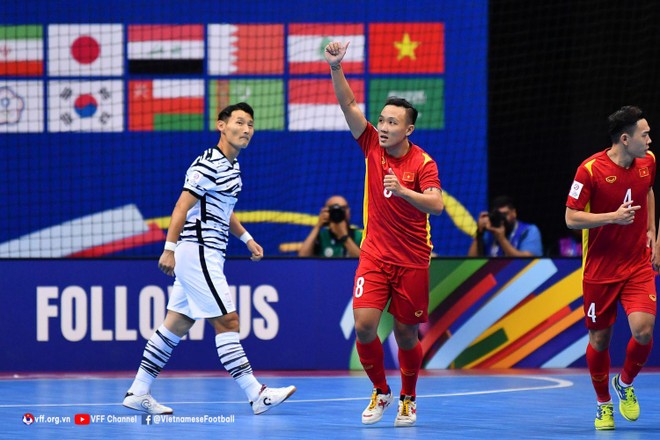 HLV từng vô địch World Cup nói gì khi Việt Nam thắng đậm Hàn Quốc ảnh 1
