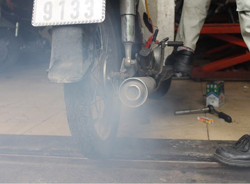 Kiểm soát khí thải xe gắn máy đã được đưa vào dự thảo Luật Giao thông đường bộ ảnh 1