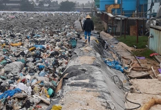 Mưa kéo dài, nước rác nguy cơ tràn bờ, khu xử lý Nam Sơn phải tạm dừng tiếp nhận rác ảnh 3