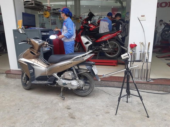 Hà Nội triển khai đợt kiểm tra khí thải xe máy, hỗ trợ 4 triệu đồng đổi xe mới ảnh 1