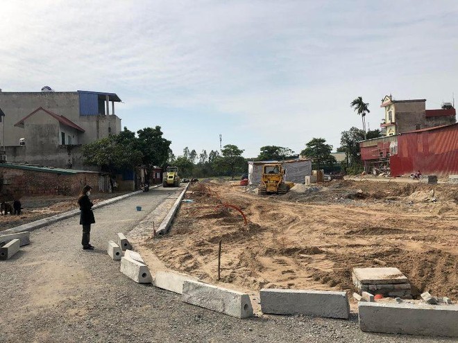 Đấu giá đất xen kẹt tại Thanh Trì: Vì sao huyện phải vội vàng khi hạ tầng còn dang dở? ảnh 1