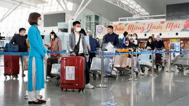 Sân bay Nội Bài đón khách đông kỷ lục, hành khách cần lưu ý gì? ảnh 1