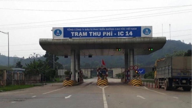 5 nhân viên thu phí cao tốc Nội Bài- Lào Cai bị bắt do "bảo kê" cho xe quá khổ, quá tải ảnh 1