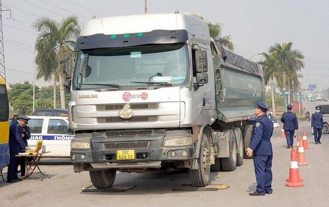 Bộ Giao thông đốc thúc tiếp tục siết tải trọng xe, “cắt thùng” xe cơi nới chở quá tải ảnh 1