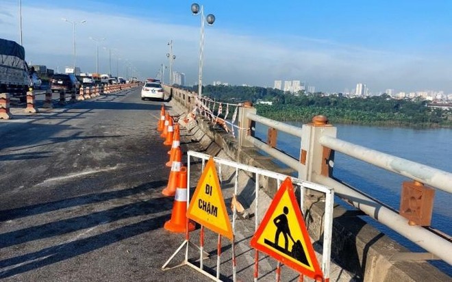 Xe container rơi xuống sông Hồng: Không lan can cầu nào chịu được cú đâm quá mạnh ảnh 2