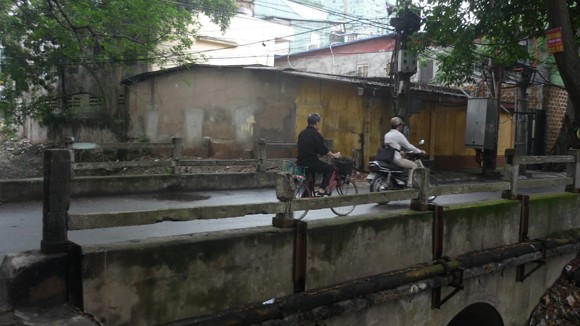 Cầu hỏng ảnh 1