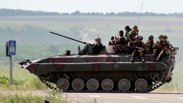 Kiev tiếp tục tấn công 6 thành phố miền đông Ukraine ảnh 1