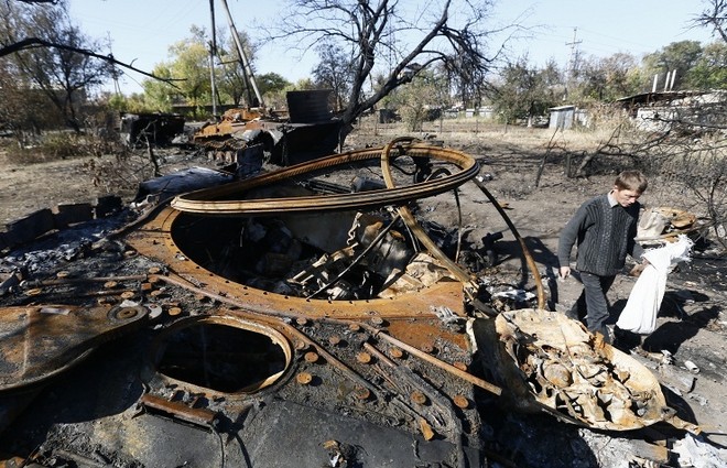 Thiệt hại cơ sở hạ tầng ở Donetsk và Lugansk lên đến 440 triệu USD ảnh 1